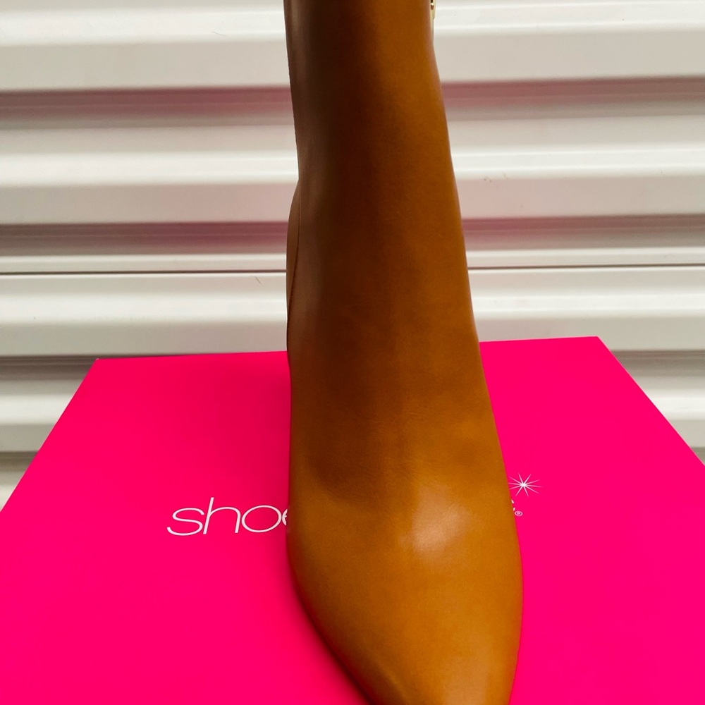 Boots! ❤️ - Picture 3 of 3